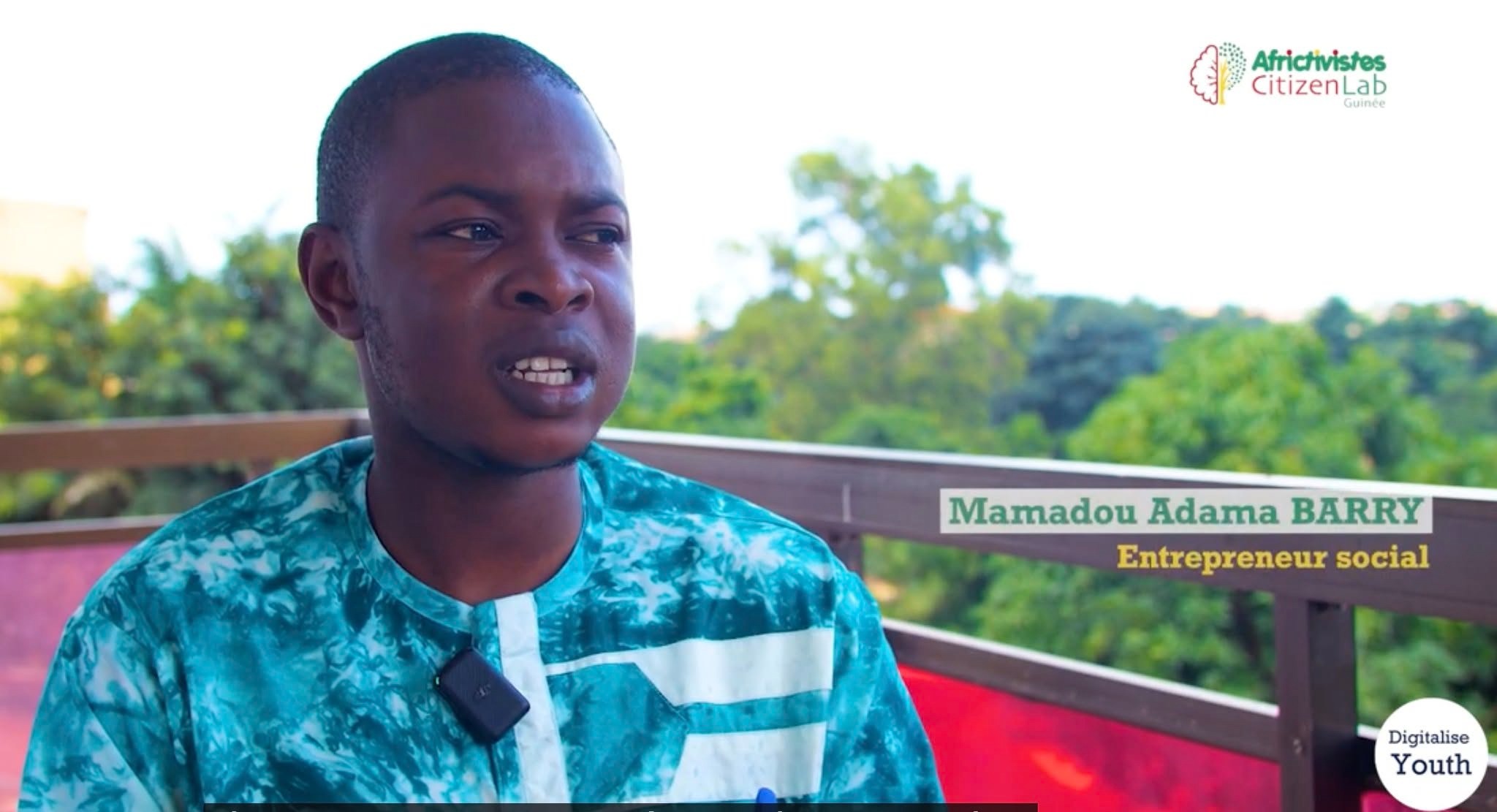 Mamadou Adama Barry, le vingtenaire qui veut soigner par le téléphone